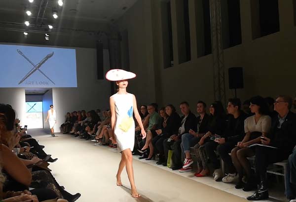 ДИЛЯНА МАТЕЕВА ПРЕДСТАВИ БЪЛГАРИЯ НА СЕДМИЦАТА НА МОДАТА В ГЪРЦИЯ